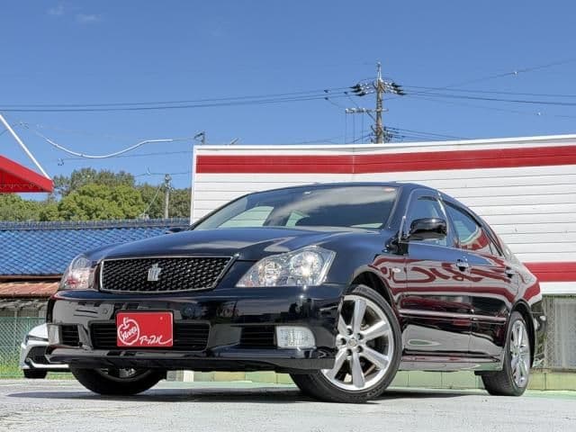 TOYOTA CROWN sedan