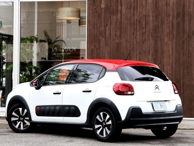 Car thumbnail 3