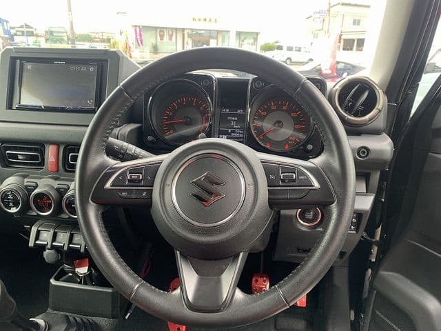 Car thumbnail 4
