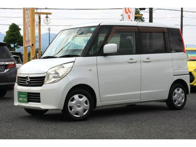 NISSAN