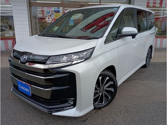TOYOTA NOAH
