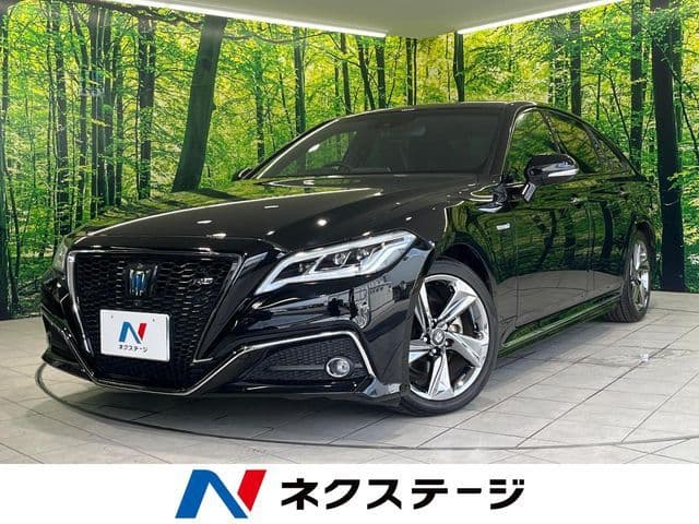 TOYOTA CROWN sedan hybrid
