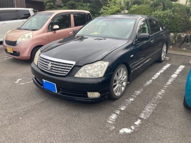 TOYOTA CROWN sedan