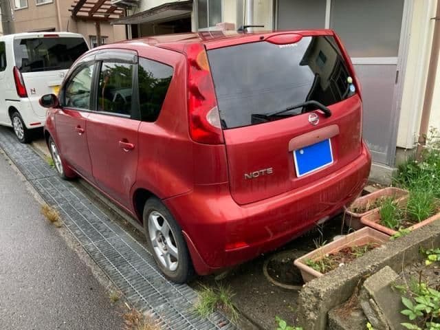 NISSAN