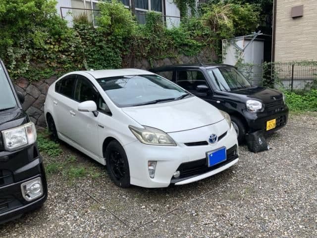 TOYOTA PRIUS