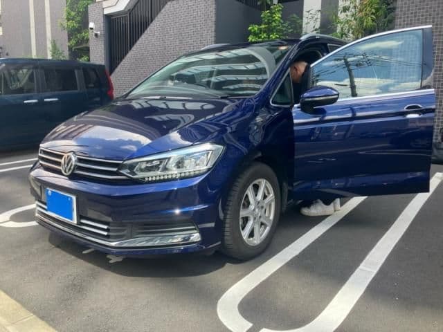 VOLKSWAGEN VOLKSWAGEN GOLF TOURAN