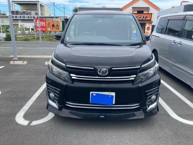 TOYOTA VOXY 4WD