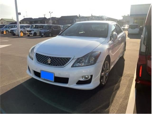 TOYOTA CROWN sedan