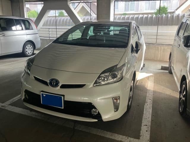 TOYOTA PRIUS