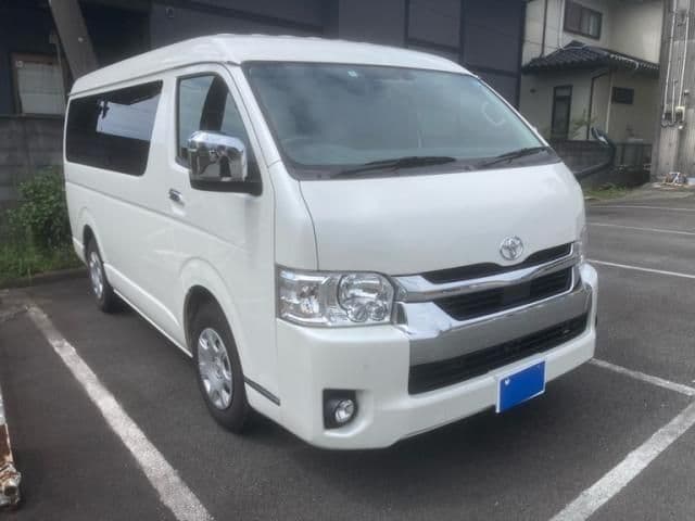 TOYOTA HIACE wagon