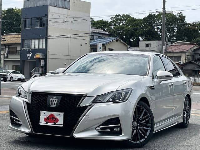 TOYOTA CROWN sedan