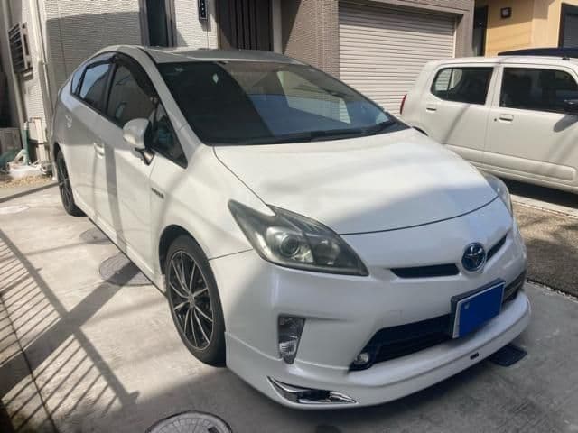TOYOTA PRIUS