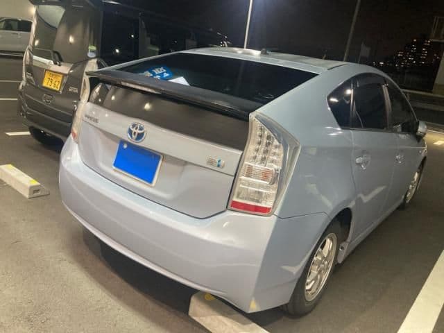 TOYOTA PRIUS