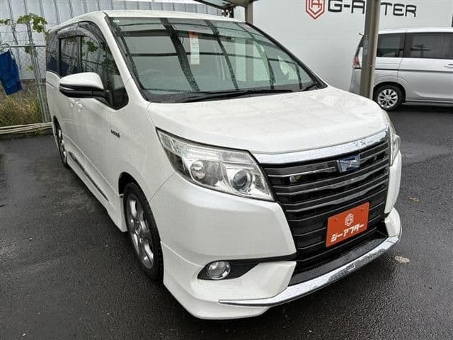 TOYOTA NOAH HYBRID