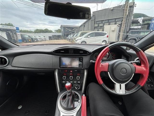 Car thumbnail 3