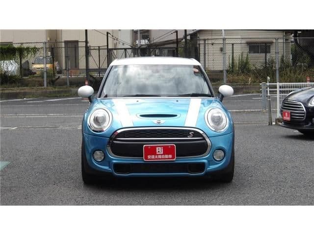 Car thumbnail 2