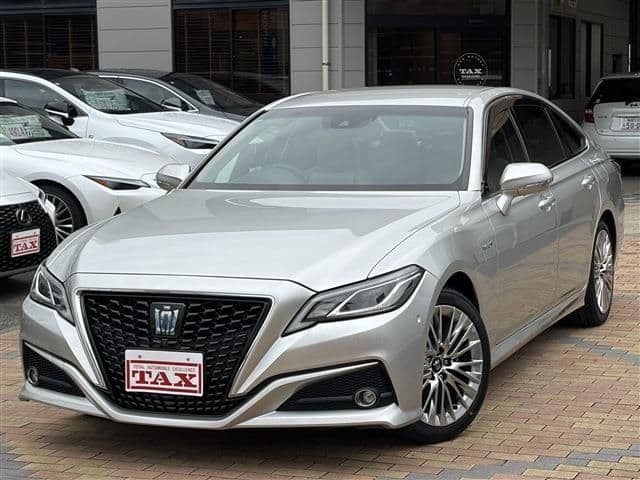 TOYOTA CROWN sedan hybrid