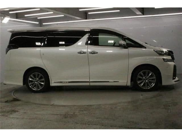 Car thumbnail 3
