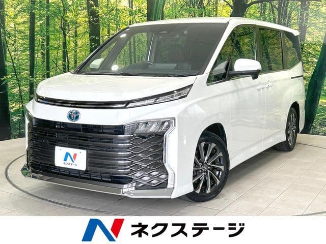 TOYOTA VOXY HYBRID