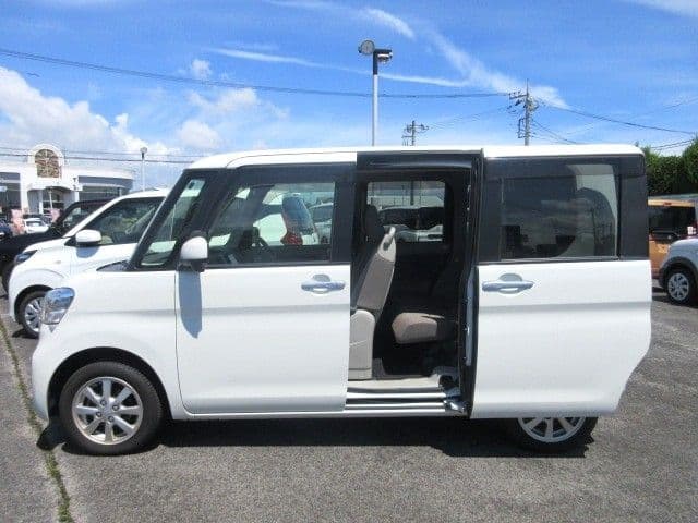 Car thumbnail 4