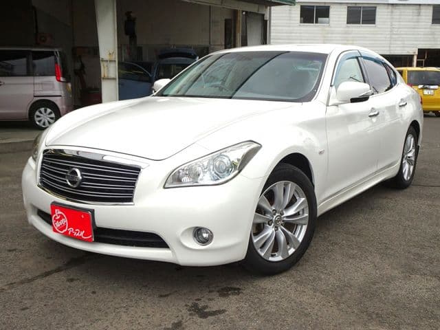 NISSAN FUGA