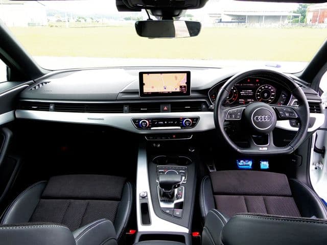 AUDI