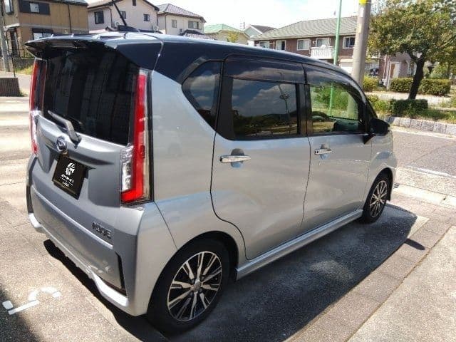 Car thumbnail 3