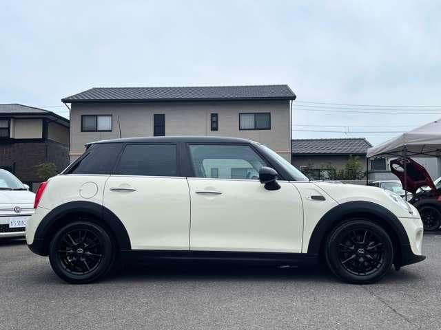 Car thumbnail 4