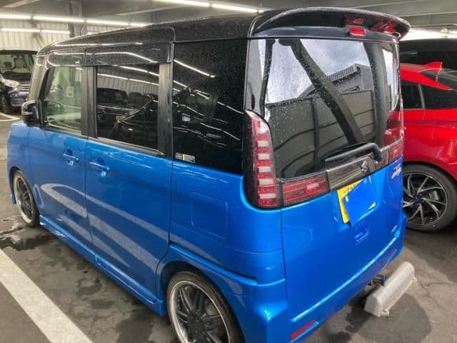 Car thumbnail 4