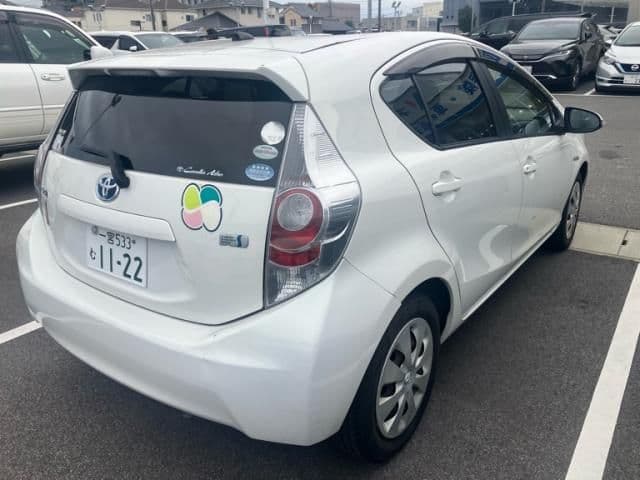 Car thumbnail 4
