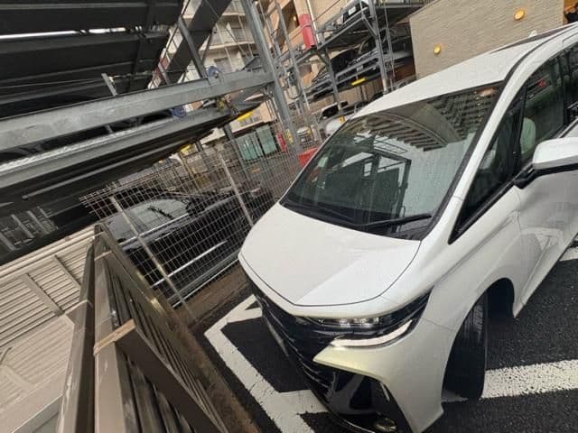 TOYOTA VELLFIRE