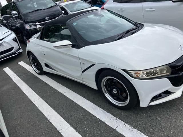 Car thumbnail 3