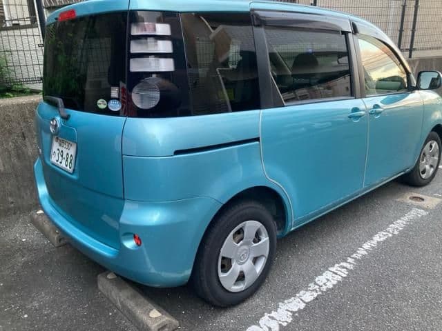 Car thumbnail 3