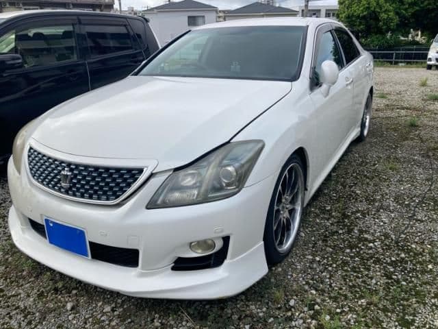 TOYOTA CROWN sedan