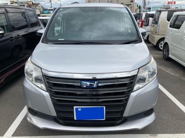 TOYOTA NOAH HYBRID