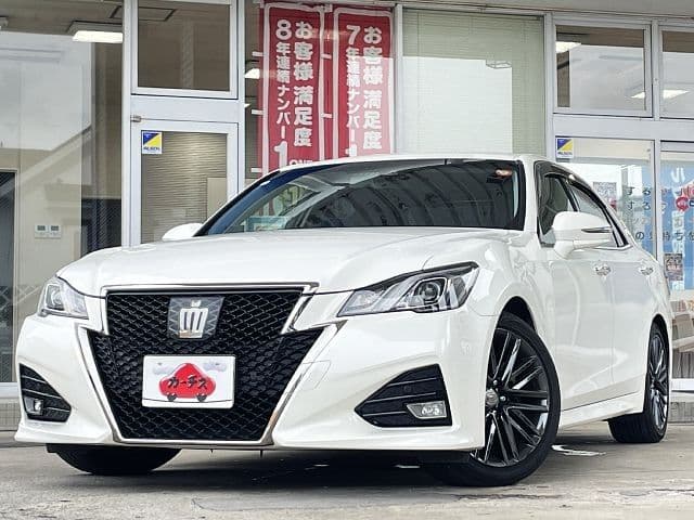 TOYOTA CROWN sedan