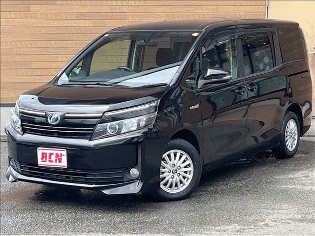 TOYOTA VOXY HYBRID
