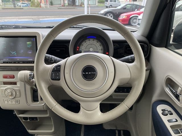Car thumbnail 4