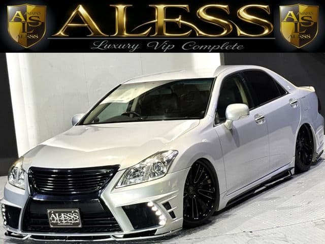 TOYOTA CROWN sedan