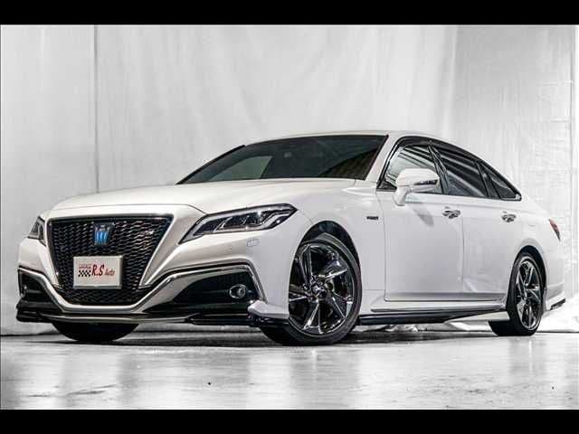 TOYOTA CROWN sedan hybrid