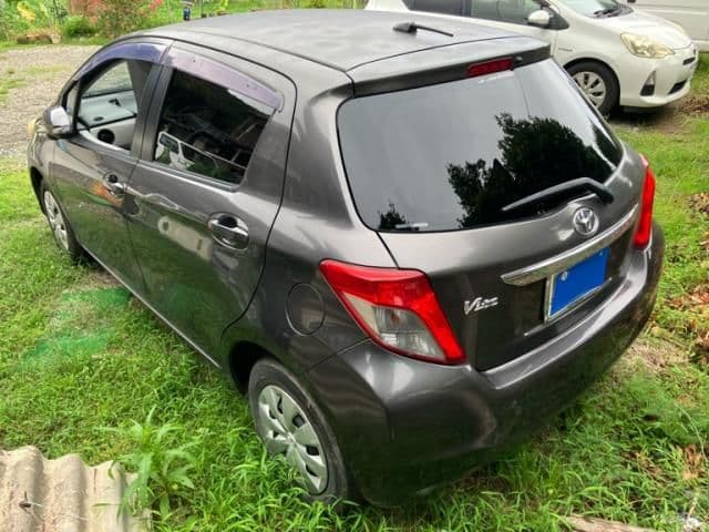 Car thumbnail 4