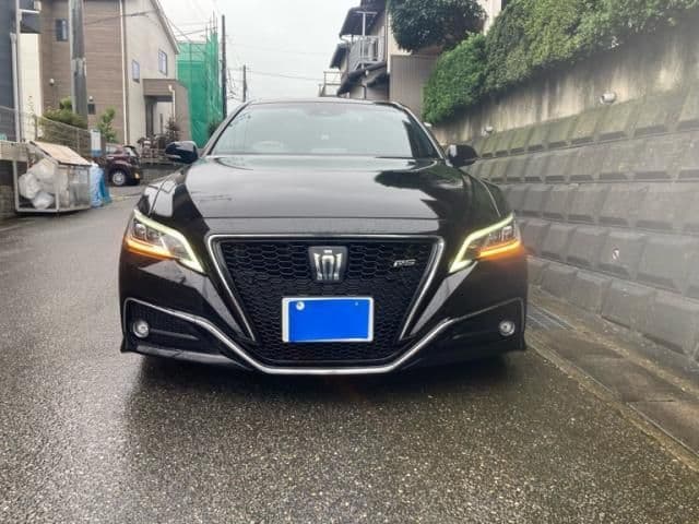 TOYOTA CROWN sedan