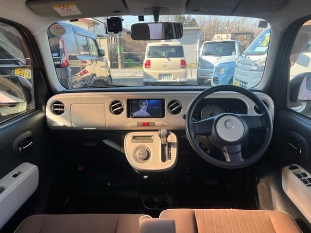 Car thumbnail 4