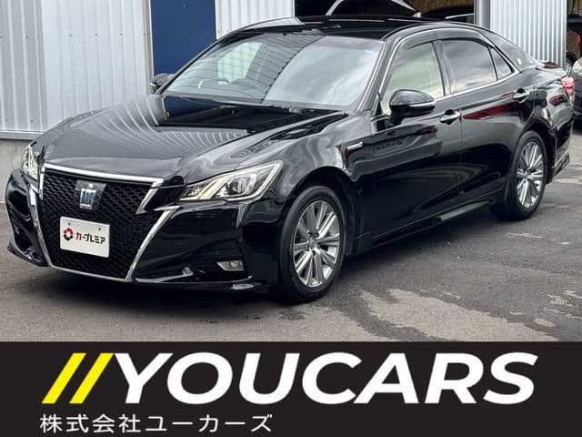 TOYOTA CROWN sedan hybrid