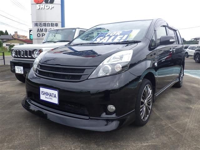 TOYOTA Isis 4WD