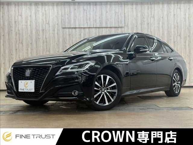TOYOTA CROWN sedan hybrid