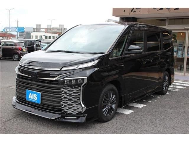 TOYOTA VOXY 4WD