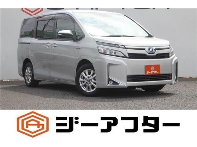 TOYOTA VOXY HYBRID
