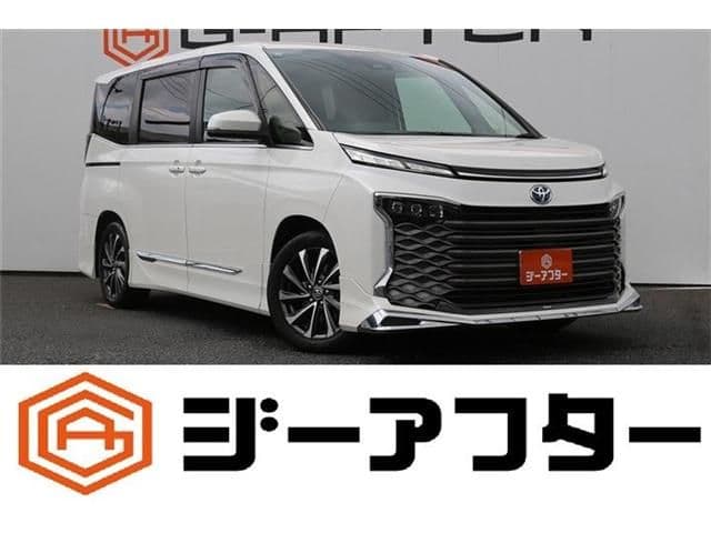 TOYOTA VOXY HYBRID