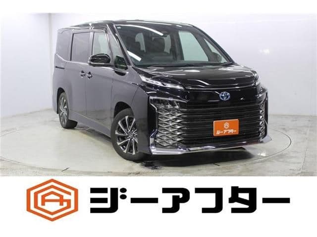 TOYOTA VOXY HYBRID